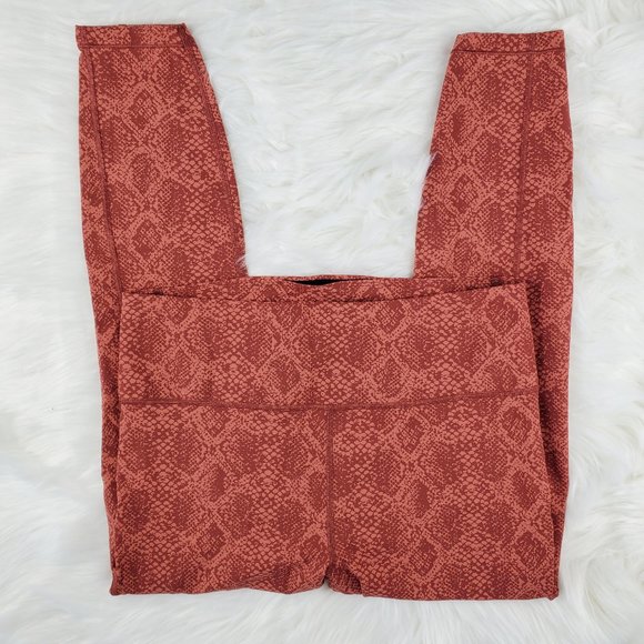NWOT Athleta Red Ultimate Snake 7/8 Leggings - Picture 4 of 9